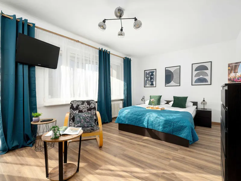 Spacious Apartment for 6 People | Balcony and Workspace – photo 3