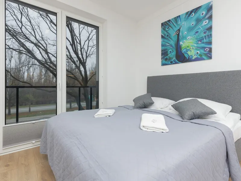 Modern Studio with Balcony | Close to the Underground Station – photo 2
