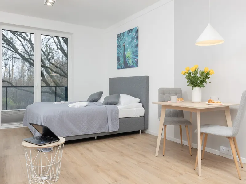 Modern Studio with Balcony | Close to the Underground Station – photo 3