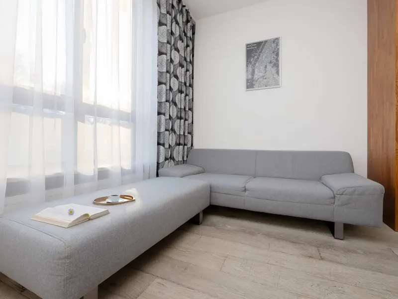 Spacious Apartment close to Airport | Parking | Workspace – photo 1