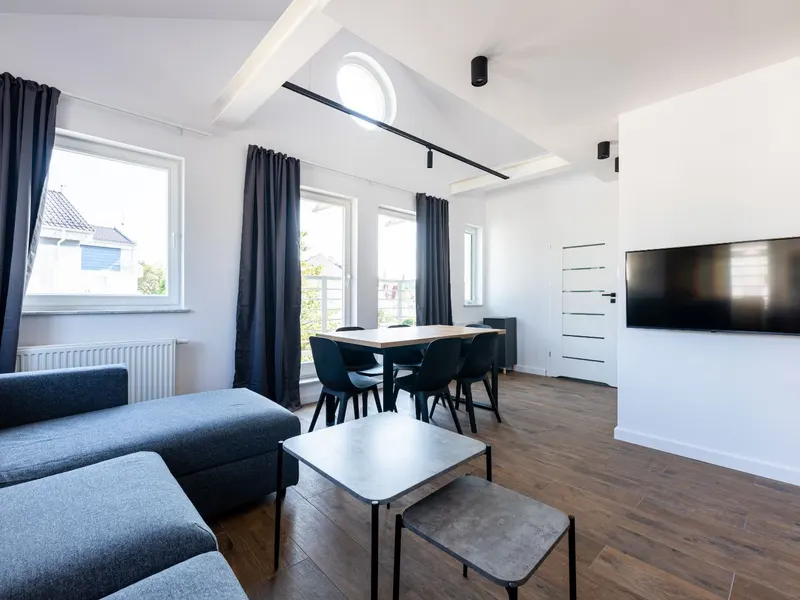Dwupoziomowy Apartament | Blisko Plaży i Monte Cassino – zdjęcie 1
