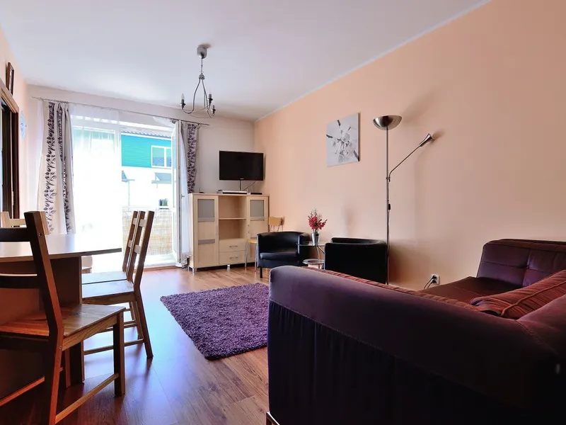 Klimatyczny Apartament | Balkon, Parking, Blisko Plaży – zdjęcie 1