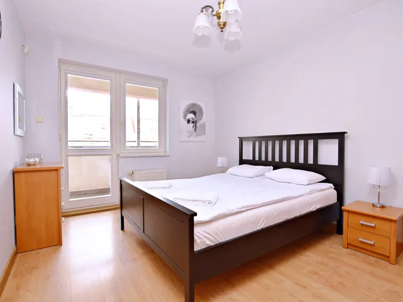 Stilvolles Apartment | Balkon, Parkplatz, Nähe zum Strand – Foto 2