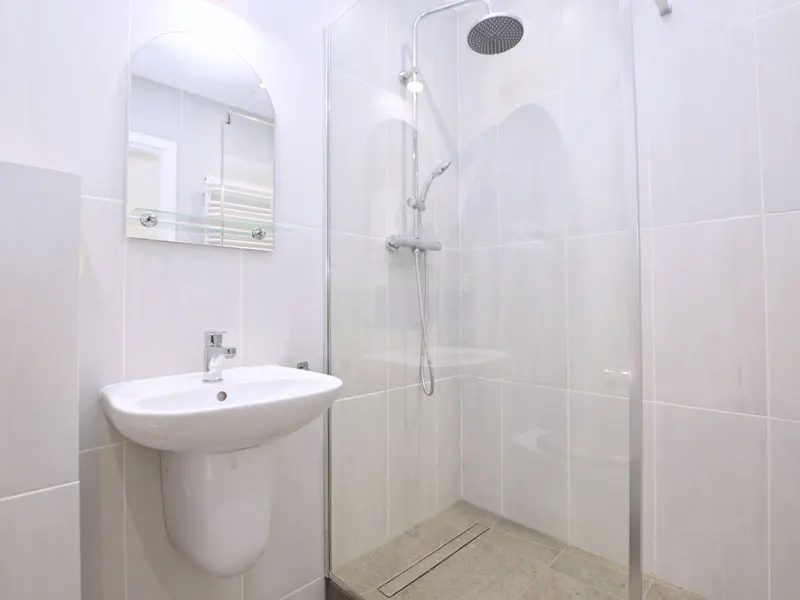 Stilvolles Apartment | Balkon, Parkplatz, Nähe zum Strand – Foto 5