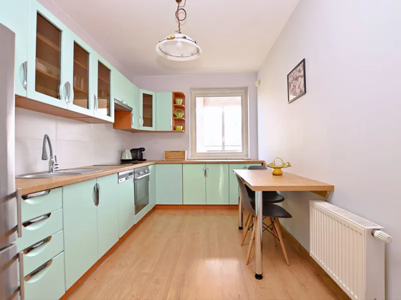 Stilvolles Apartment | Balkon, Parkplatz, Nähe zum Strand – Foto 4
