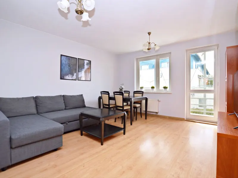 Stilvolles Apartment | Balkon, Parkplatz, Nähe zum Strand – Foto 1