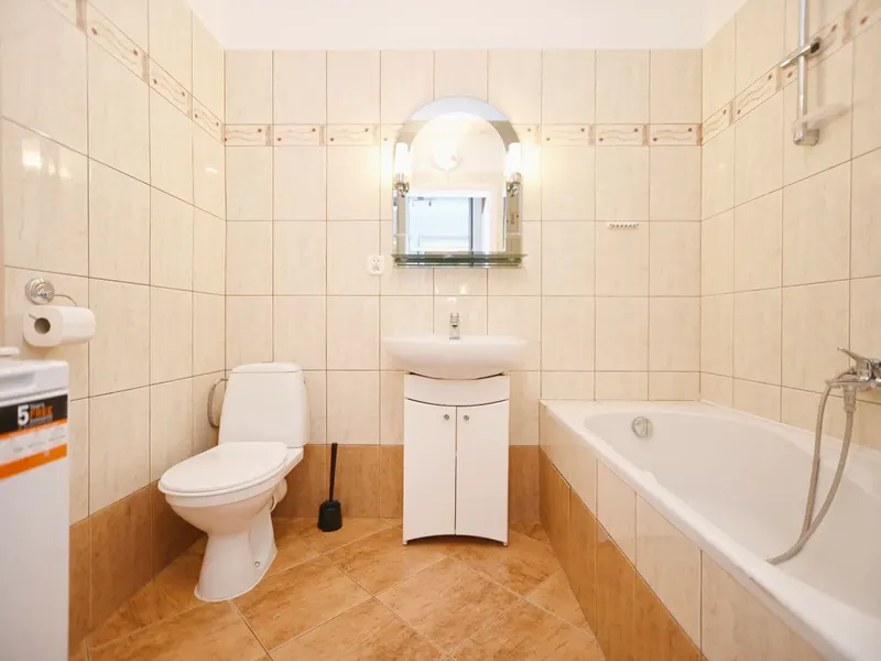 Gemütliches Apartment mit Balkon | 900 m zum Strand und Badewanne – Foto 4