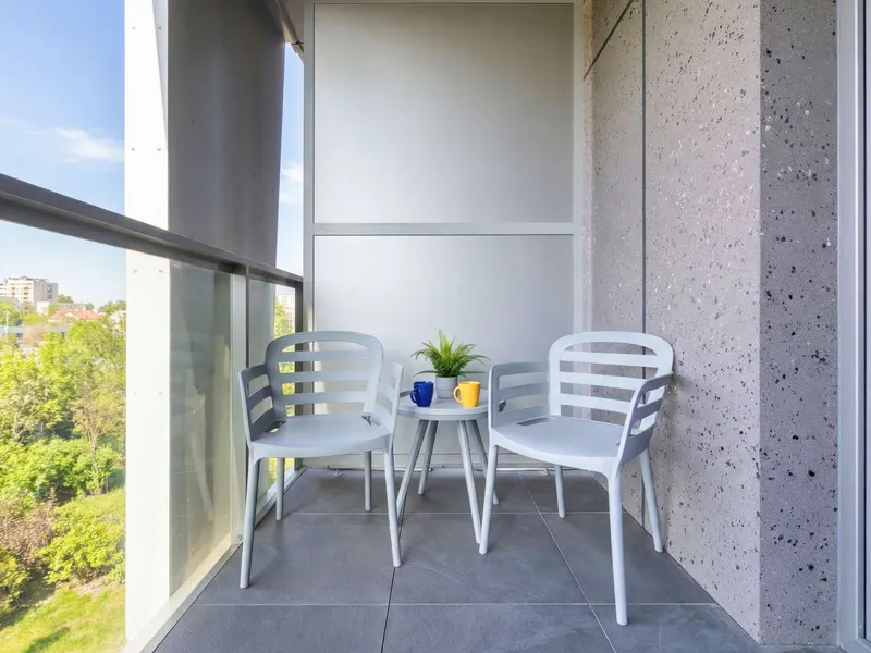 Helles Studio mit Balkon | 300 m zum Spodek – Foto 4