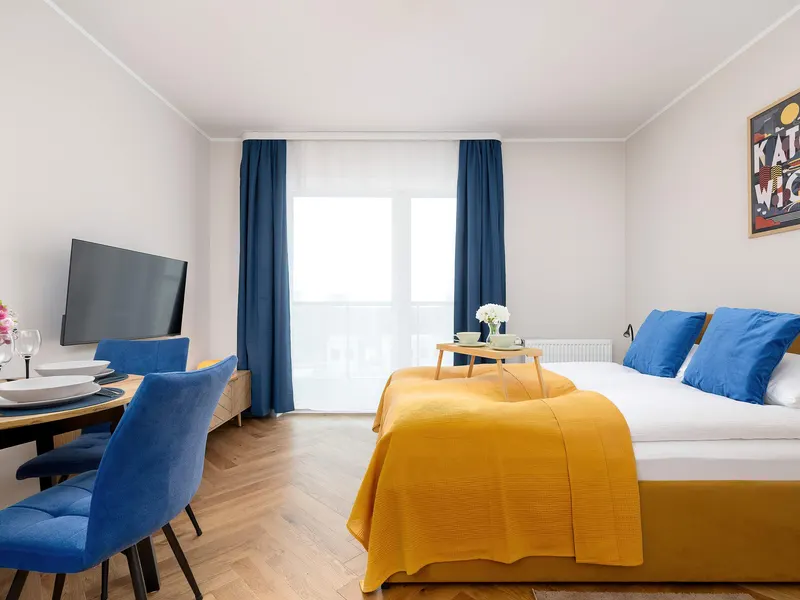 Helles Studio mit Balkon | 300 m zum Spodek – Foto 1