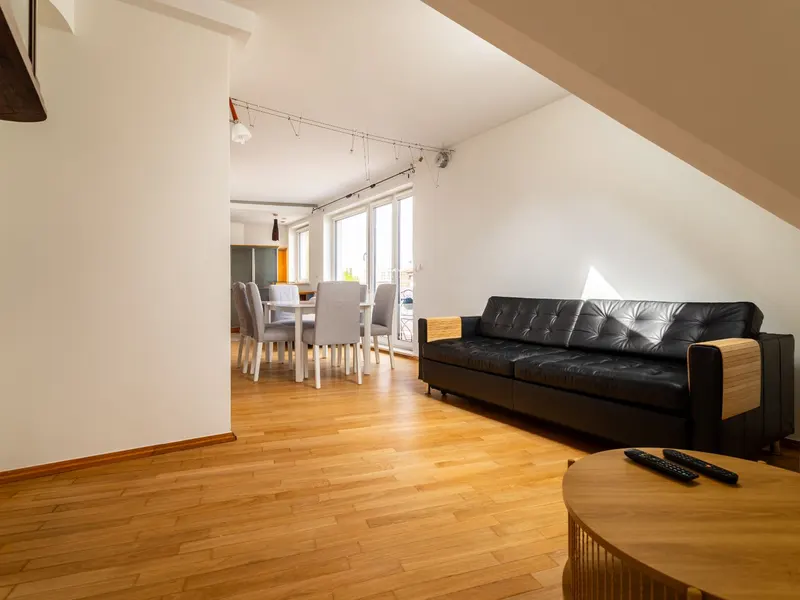 Spacious Apartment | Two Levels | Balcony | Work Space – photo 5