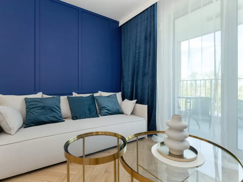 Nowoczesny Apartament w Centrum | Balkon i Parking – zdjęcie 1