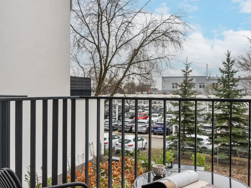 Gustowne Studio w Ożarowie | Balkon | Miejsce do Pracy – zdjęcie 5