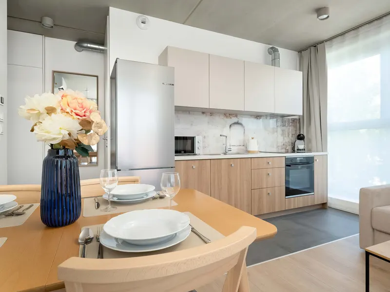 Nowoczesny Apartament w Centrum | Balkon, Parking, Klimatyzacja – zdjęcie 2