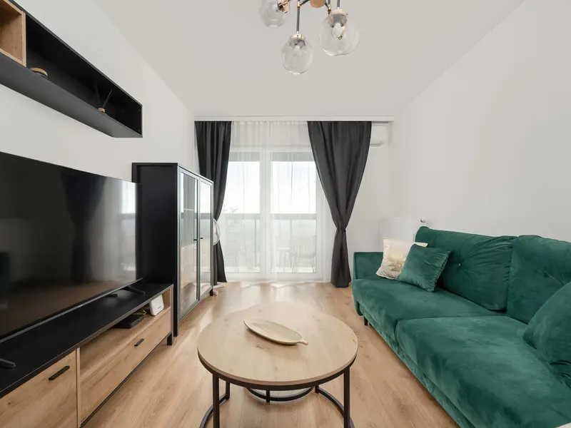 Przestronny Apartament z Balkonem | Widok na Rzekę – zdjęcie 1