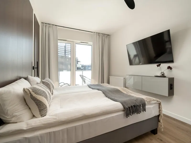 Stylowy Apartament z Biurkiem | Parking | Blisko Rynku – zdjęcie 2