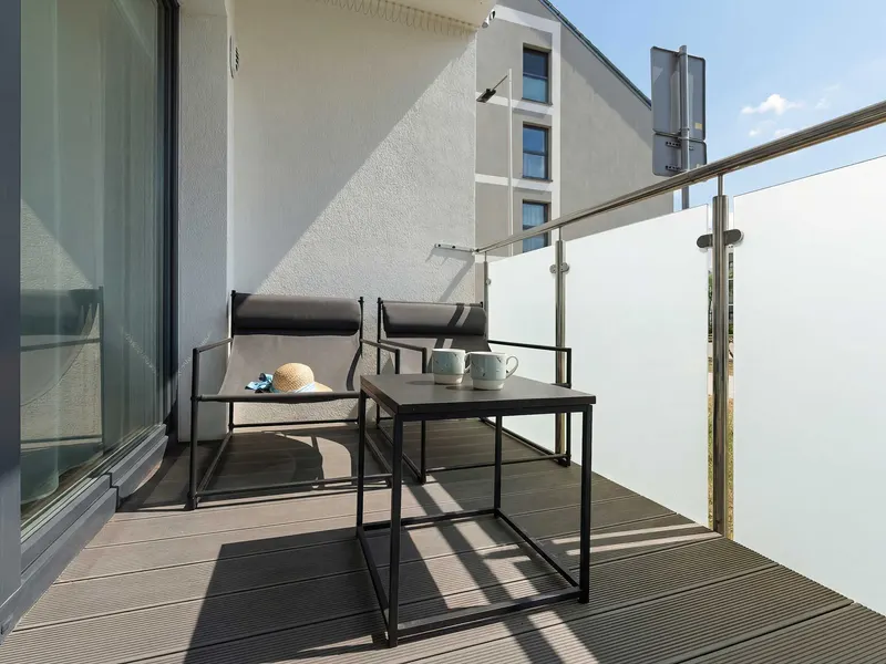 Bright Apartment with Balcony | 500 m to the Beach, Parking – photo 4