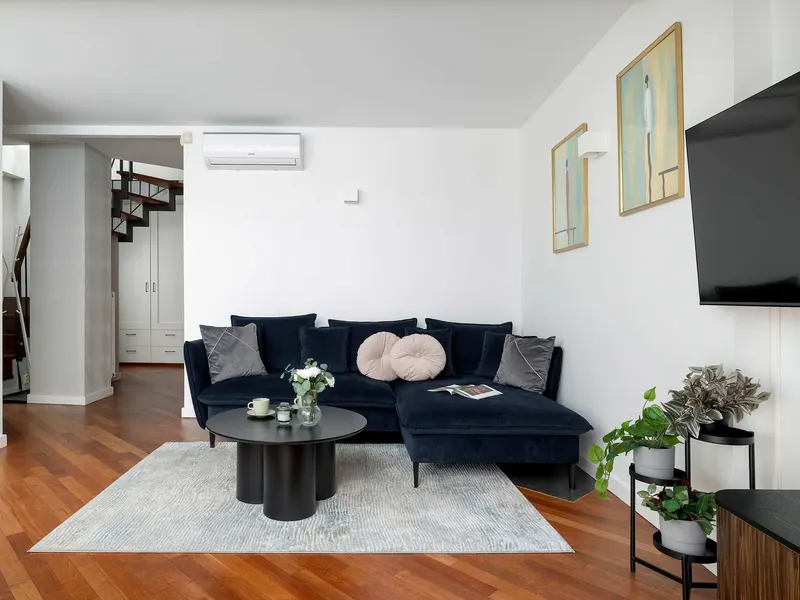 Dwupoziomowy Apartament | 3 Sypialnie | Klimatyzacja – zdjęcie 1