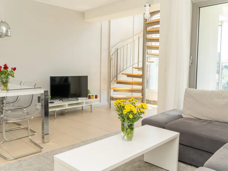 Zweistöckige Wohnung | Parkplatz | Bergblick – Foto 3