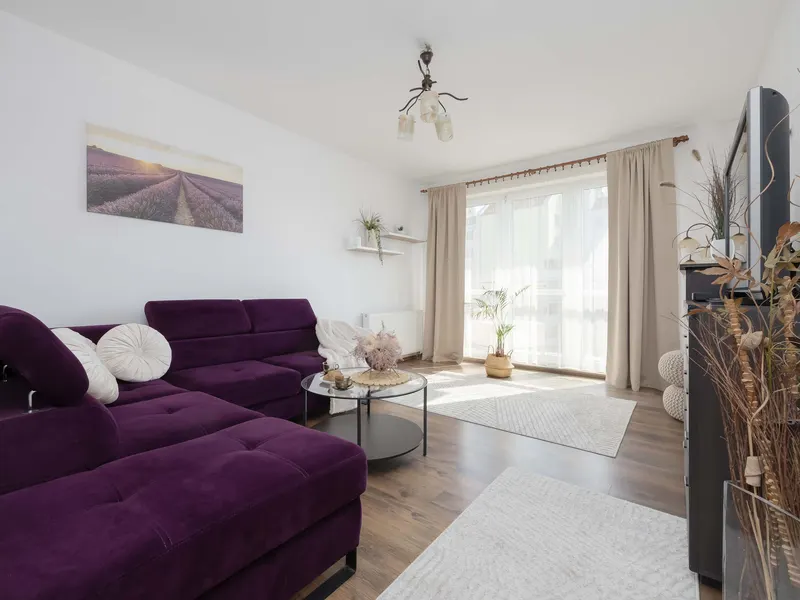 Spacious Apartment with Balcony | Parking | Close to Attractions – photo 5
