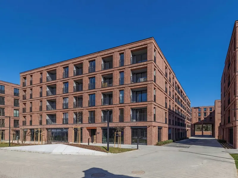 Air-conditioned Studio with Balcony | Close to Main Station – photo 3