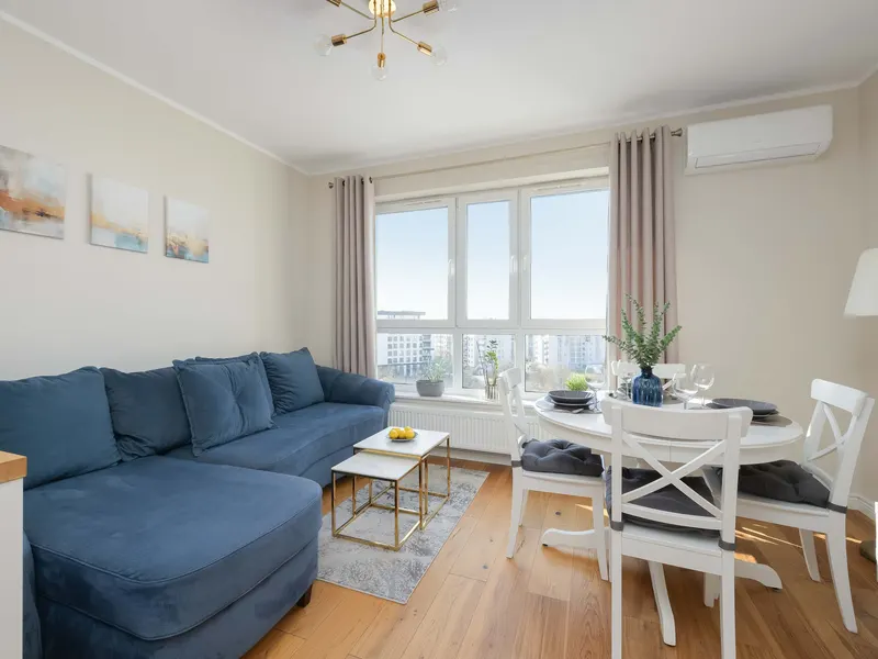 Przestronny Apartament | Dwie Sypialnie i Klimatyzacja – zdjęcie 1