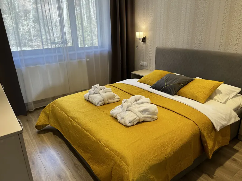 Apartament z Balkonem i Widokiem na Góry | Klimatyzacja i Parking – zdjęcie 2