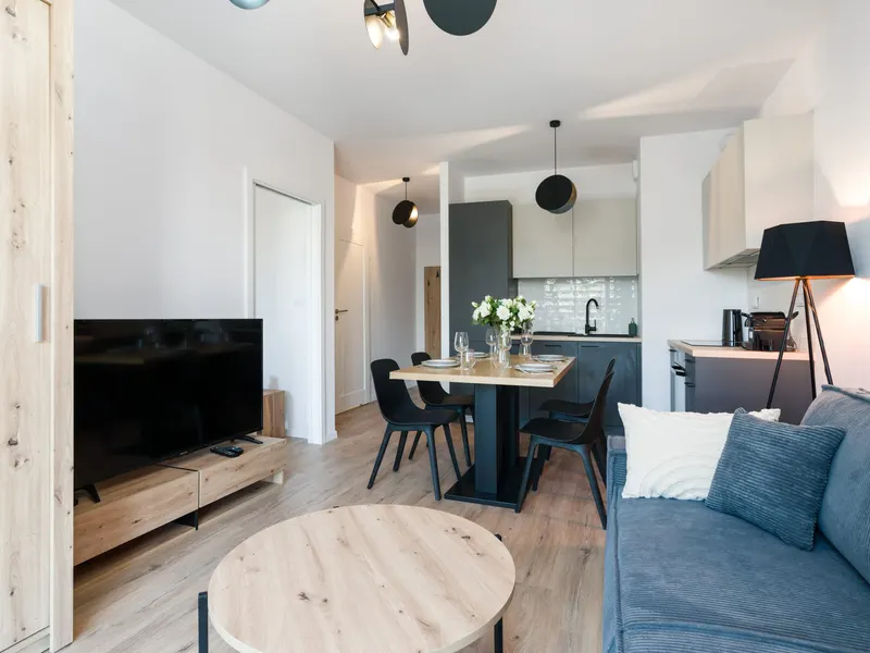 Comfortable Apartment | Balcony, Parking, next to the Fair – photo 2