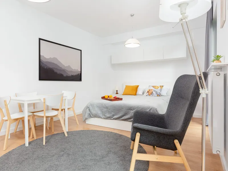 Elegantes Studio | Smart TV und Spielplatz im Innenhof – Foto 3
