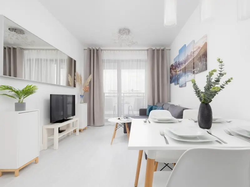 Stylish Apartment with Balcony | Parking, Workspace – photo 5