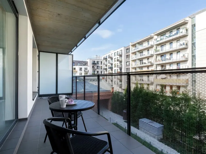Bright Apartment by the Old Market Square | Balcony and Parking – photo 3