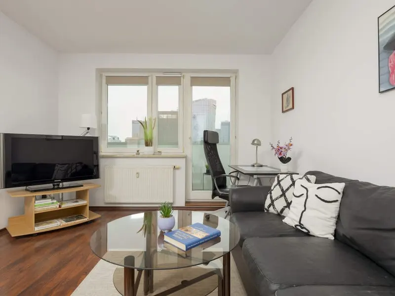 Nowoczesny Apartament w Centrum | Parking, Balkon i Basen – zdjęcie 1