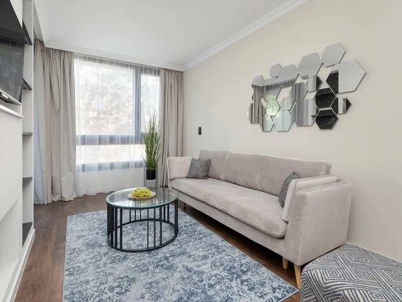 Stilvolle Wohnung mit Balkon | Parkplatz – Foto 1