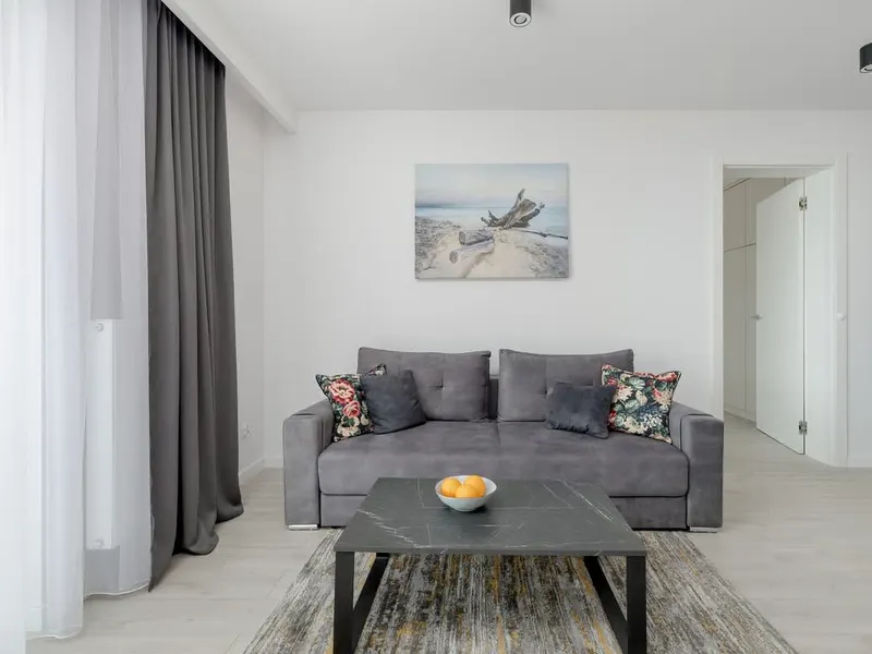 Tasteful Apartment with Balcony | Close to Beach and Lake | Parking. – photo 2