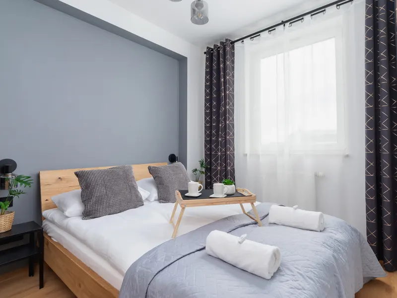 Geräumiges Apartment mit Badewanne | Balkon | Arbeitsbereich – Foto 2