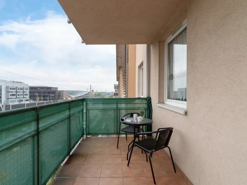 Geräumiges Apartment mit Badewanne | Balkon | Arbeitsbereich – Foto 3