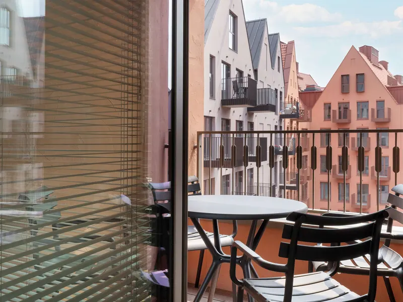 Stilvolle Zwei-Zimmer-Wohnung | Balkon | Zentrum – Foto 2