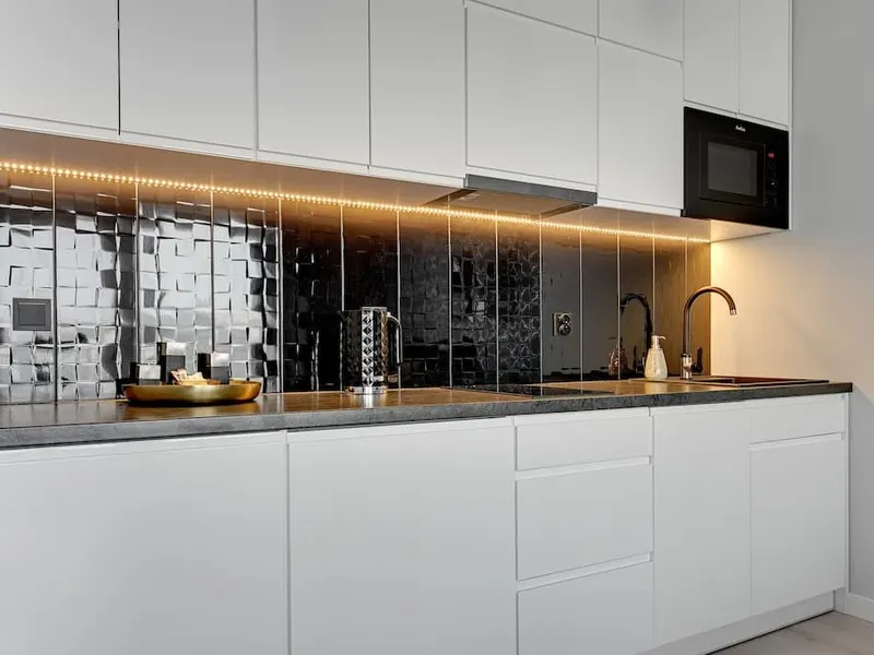 Stylish Studio in the Heart of Gdansk | Swimming Pool and Spa Area – photo 5