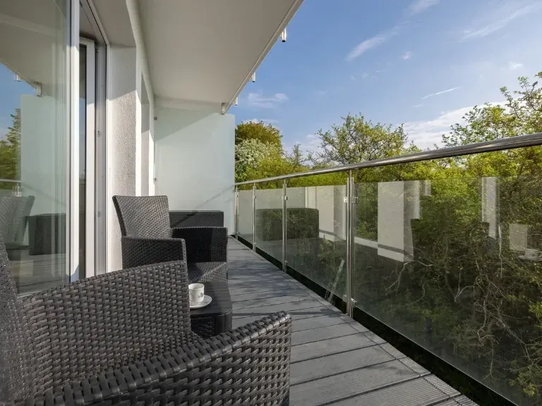 Balkon na zieleń w apartamencie w Gąskach