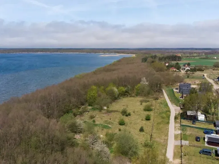 Widok na Jezioro Żarnowieckie, Lubkowo