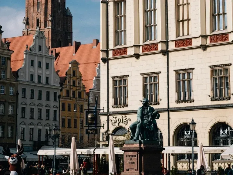 Rynek we Wrocławiu, pomnik, kamienice