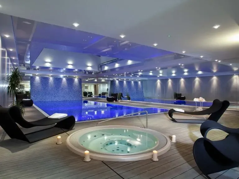 Watelane Island w Gdansku, apartamenty z basenem i jacuzzi