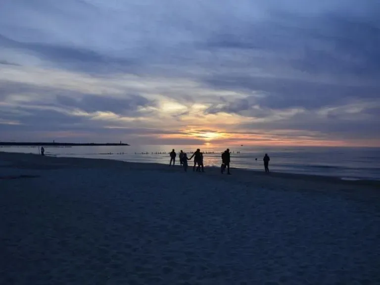 zachód słońca na plaży